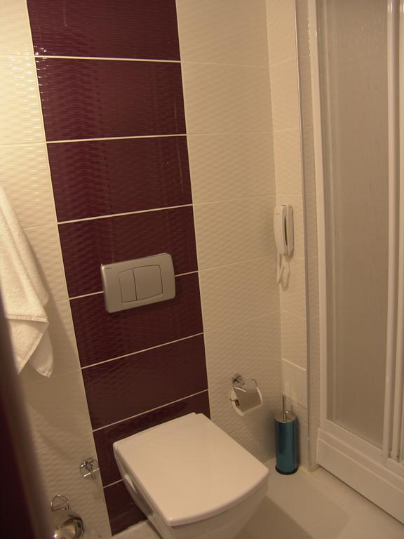 Izan Hotel Измир Екстериор снимка