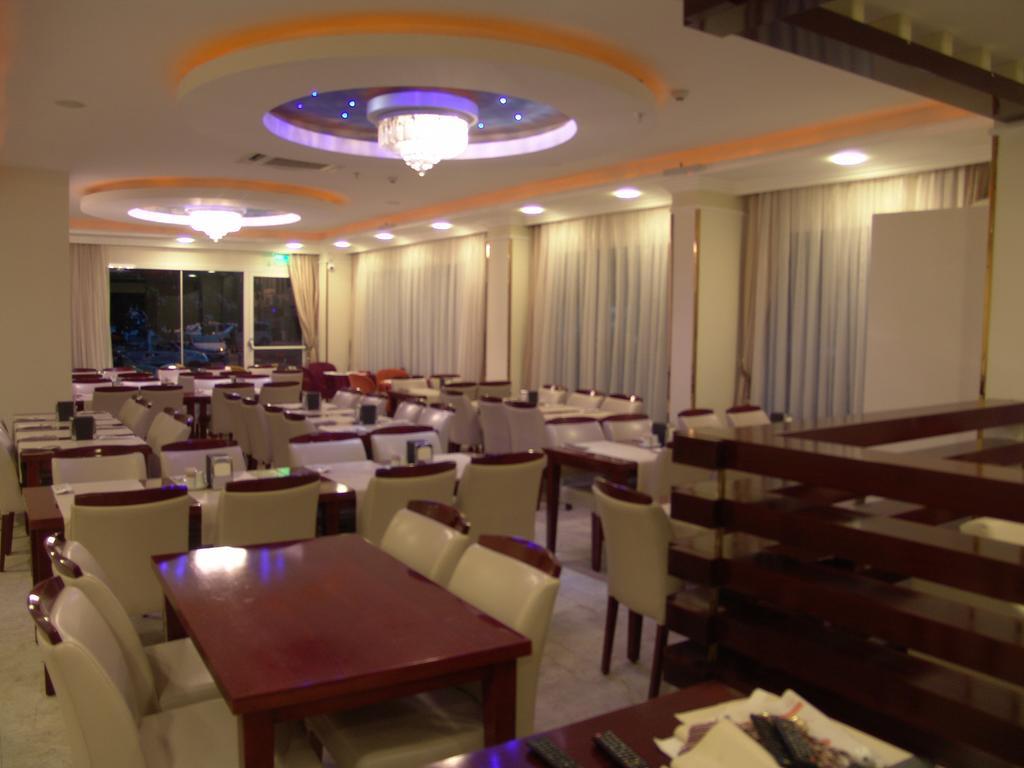 Izan Hotel Измир Екстериор снимка