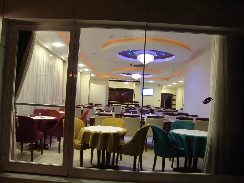 Izan Hotel Измир Екстериор снимка