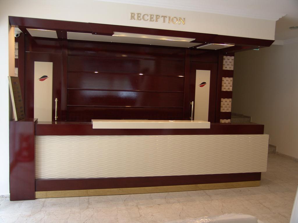 Izan Hotel Измир Екстериор снимка